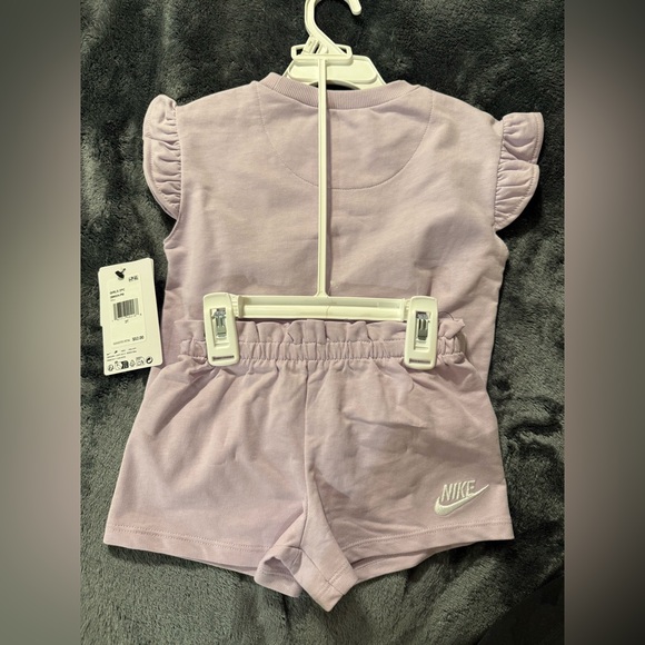 Nike Girls 2 Piece Lilac Purple Shirt/shorts set - Picture 2 of 5